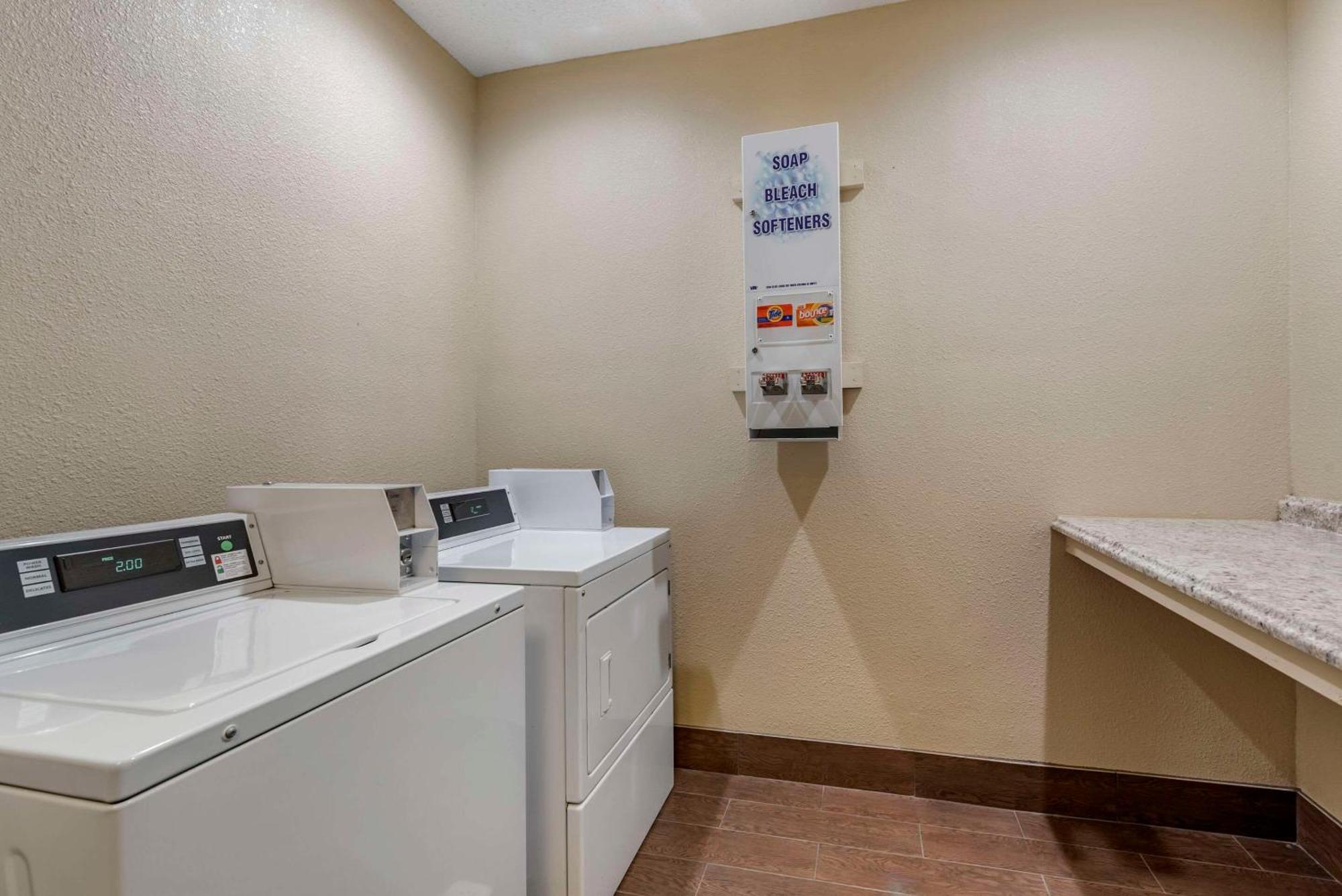 Comfort Suites Terre Haute University Area Eksteriør bilde