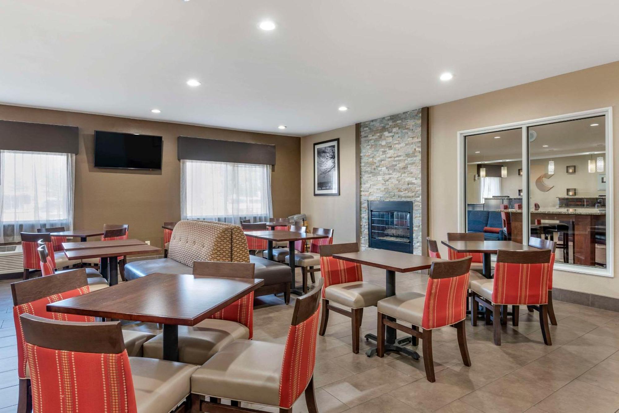 Comfort Suites Terre Haute University Area Eksteriør bilde