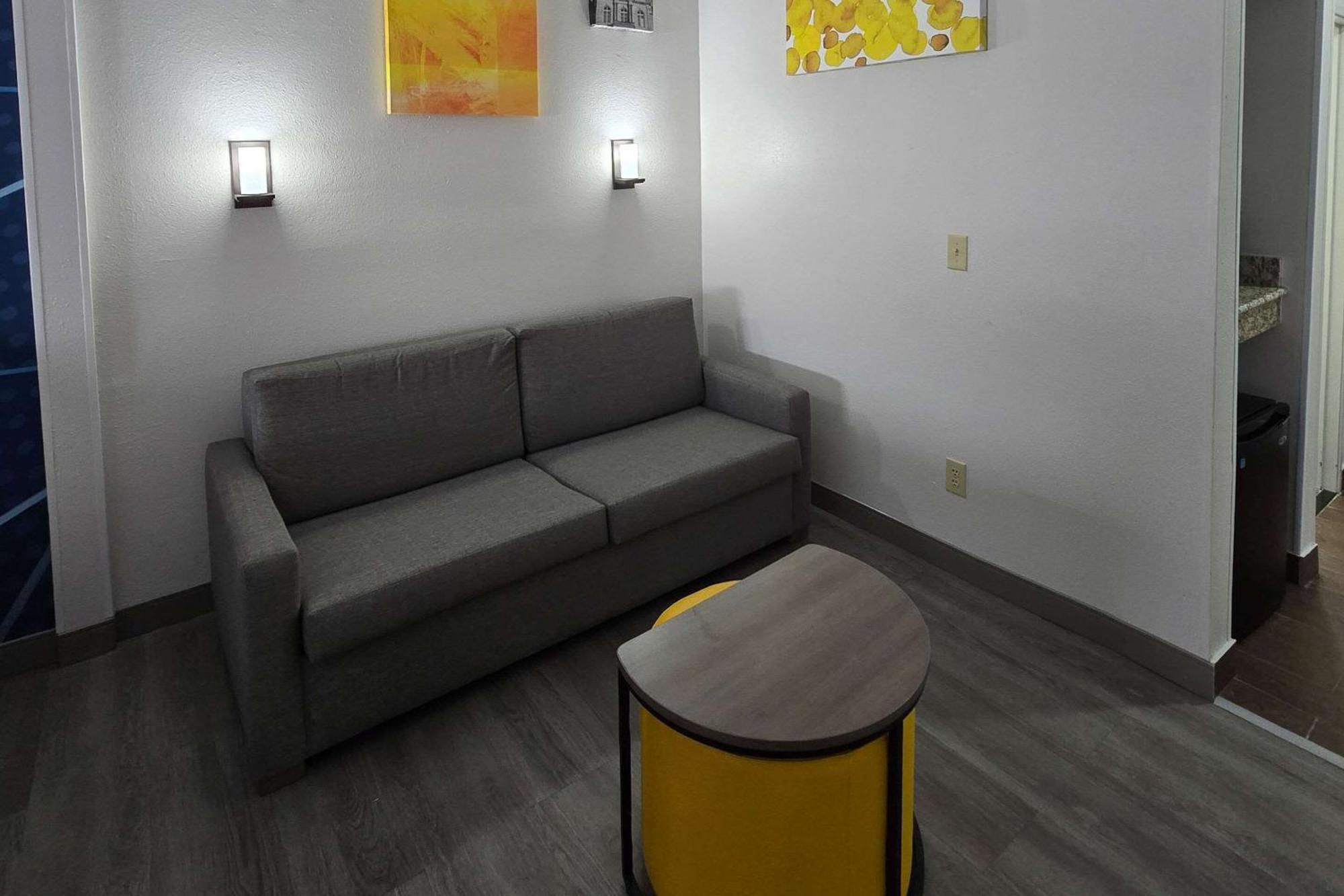 Comfort Suites Terre Haute University Area Eksteriør bilde