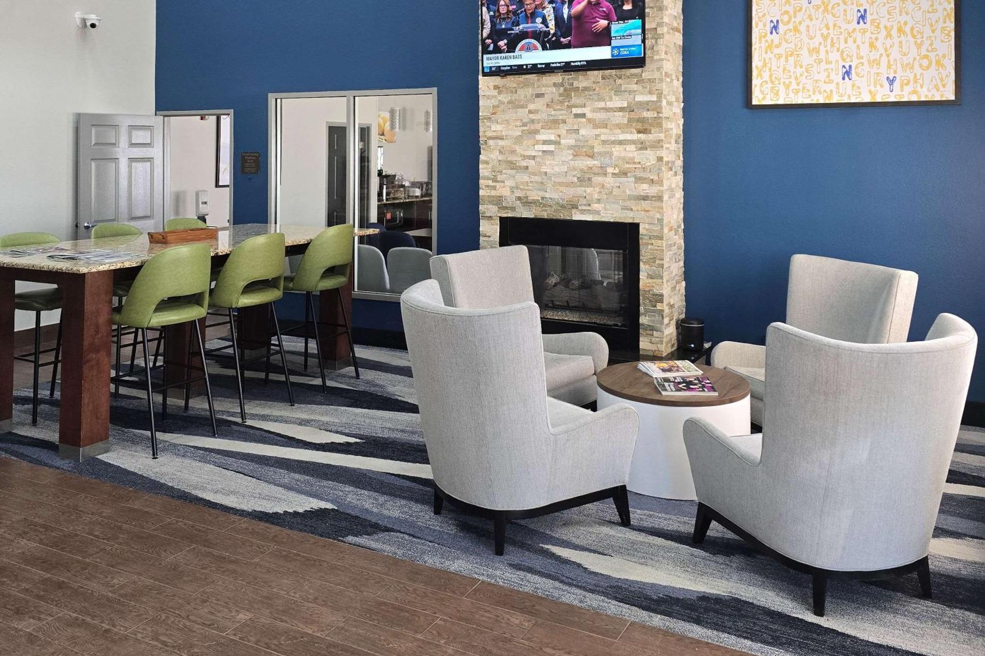 Comfort Suites Terre Haute University Area Eksteriør bilde