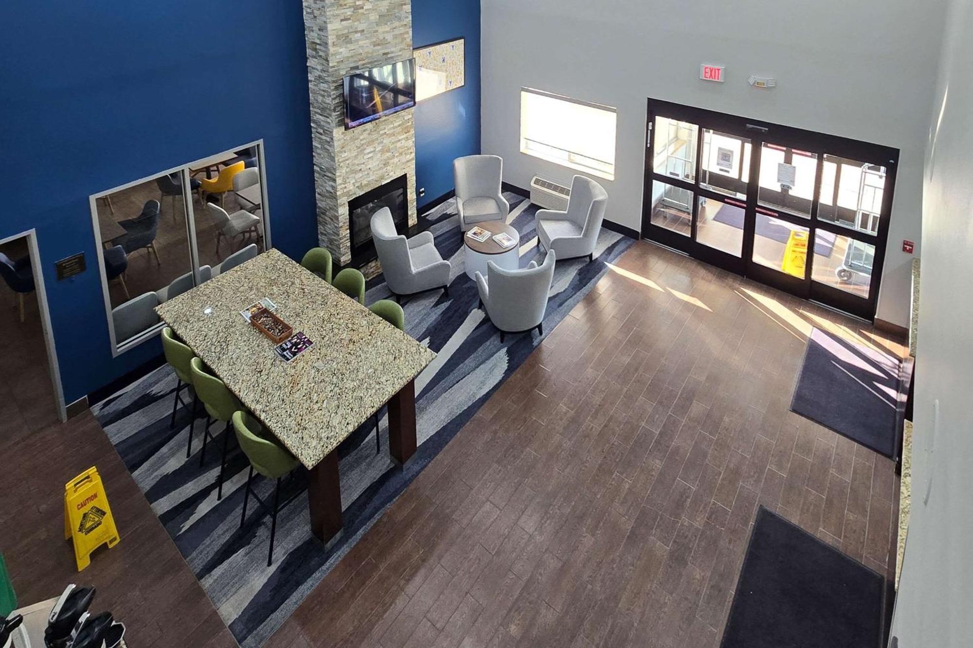 Comfort Suites Terre Haute University Area Eksteriør bilde